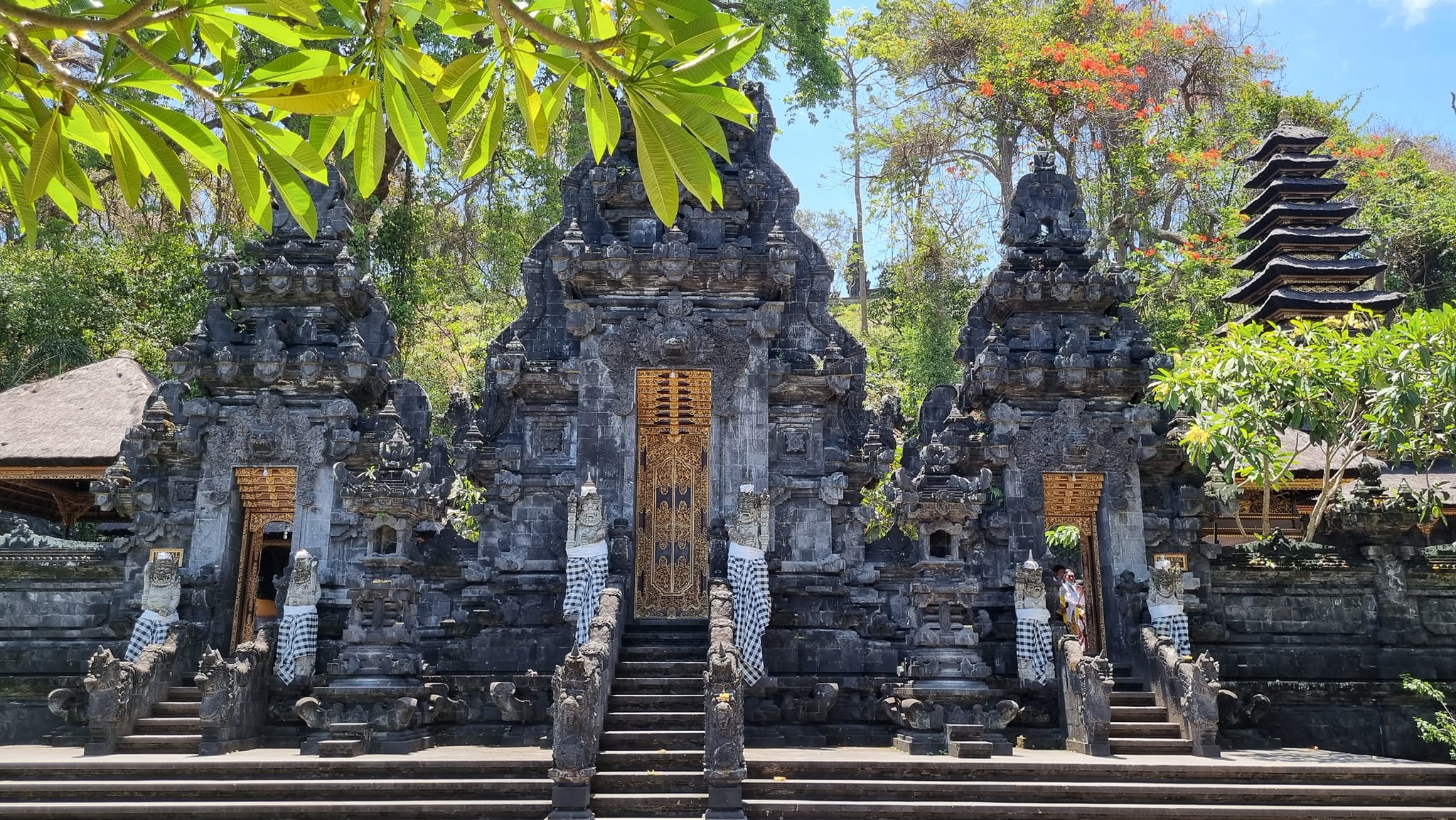 Goa Lawah